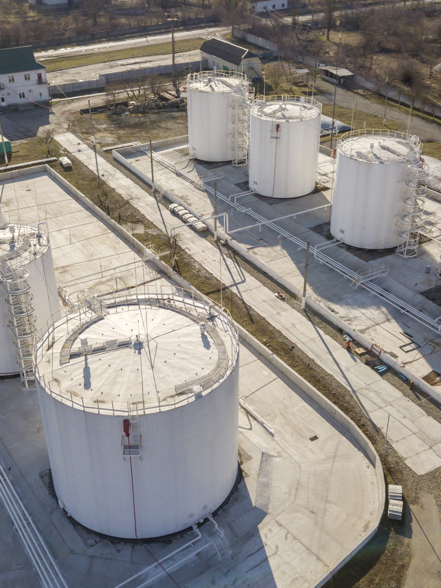 Top view of fuel oil refinery